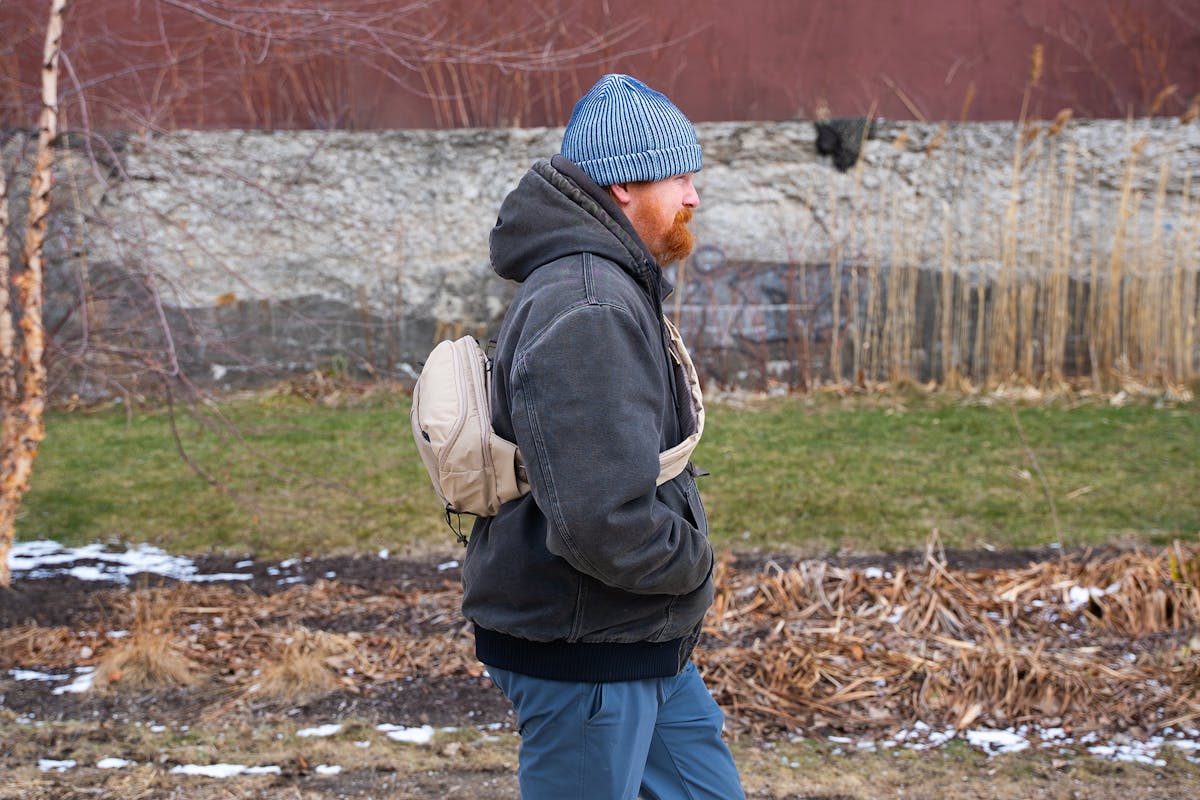 Moment Balance 7L Camera Sling Side Profile