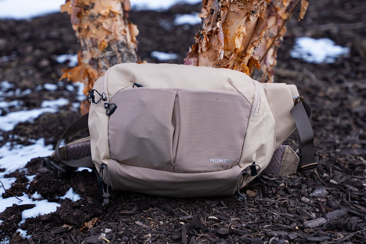 Moment Balance 7L Camera Sling Solo