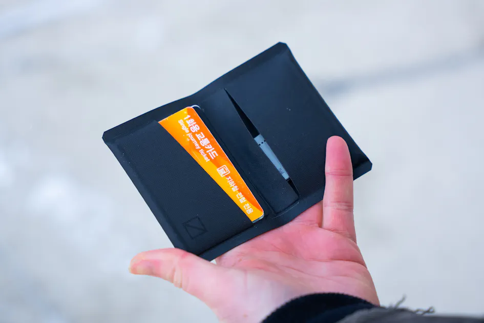 EVERGOODS ELEMENT Card Wallet Review | Pack Hacker