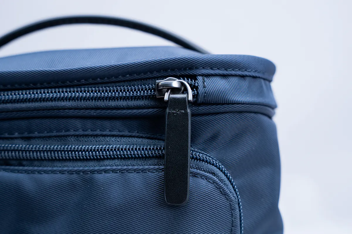 Quince Voyage Nylon Hanging Toiletry Case Zipper Pull