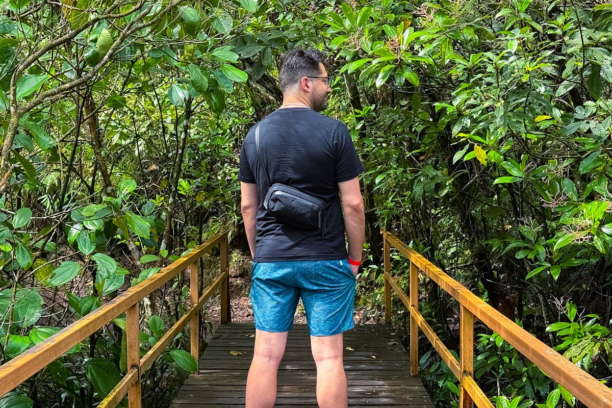 Pack Hacker x Aer Ultra Sling in Costa Rica