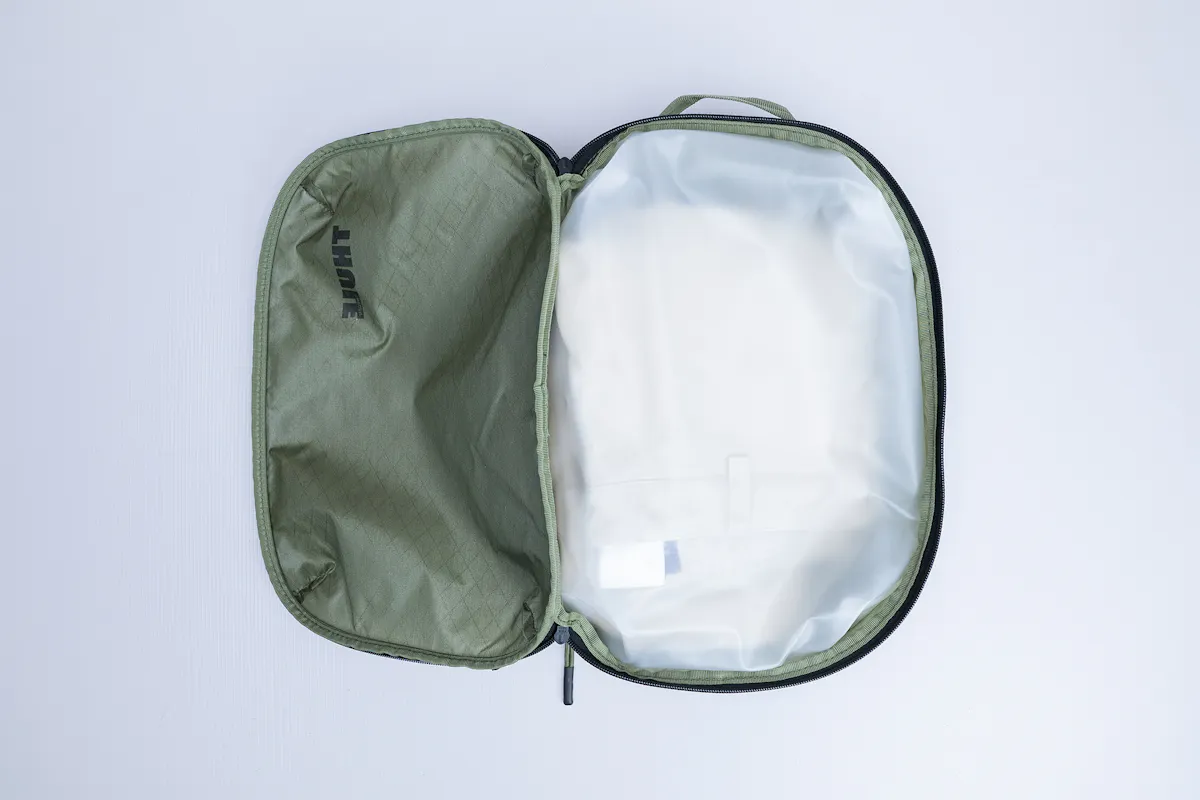 Thule clean:dirty packing cube Inside Side 1