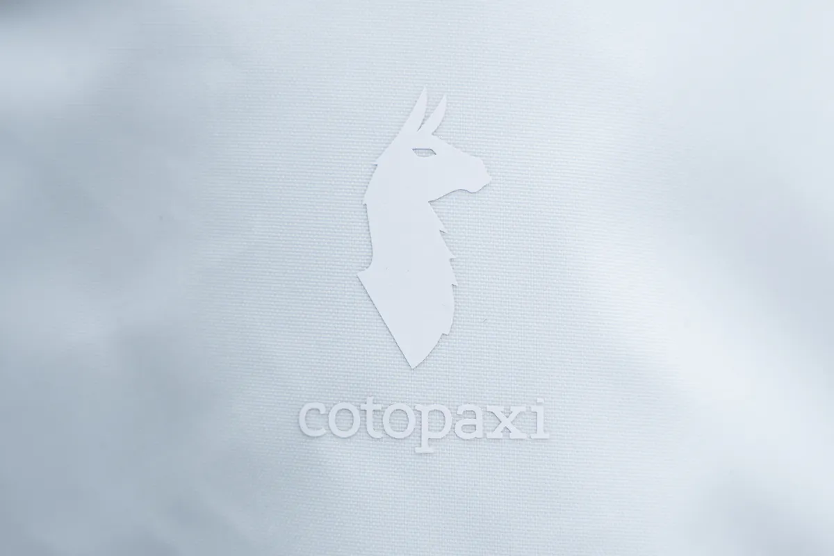 Cotopaxi Allpa 18L Daypack Logo