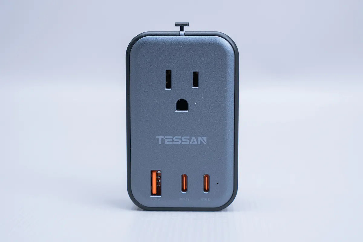 TESSAN Ultra Thin Universal Travel Adapter PD 20W Full
