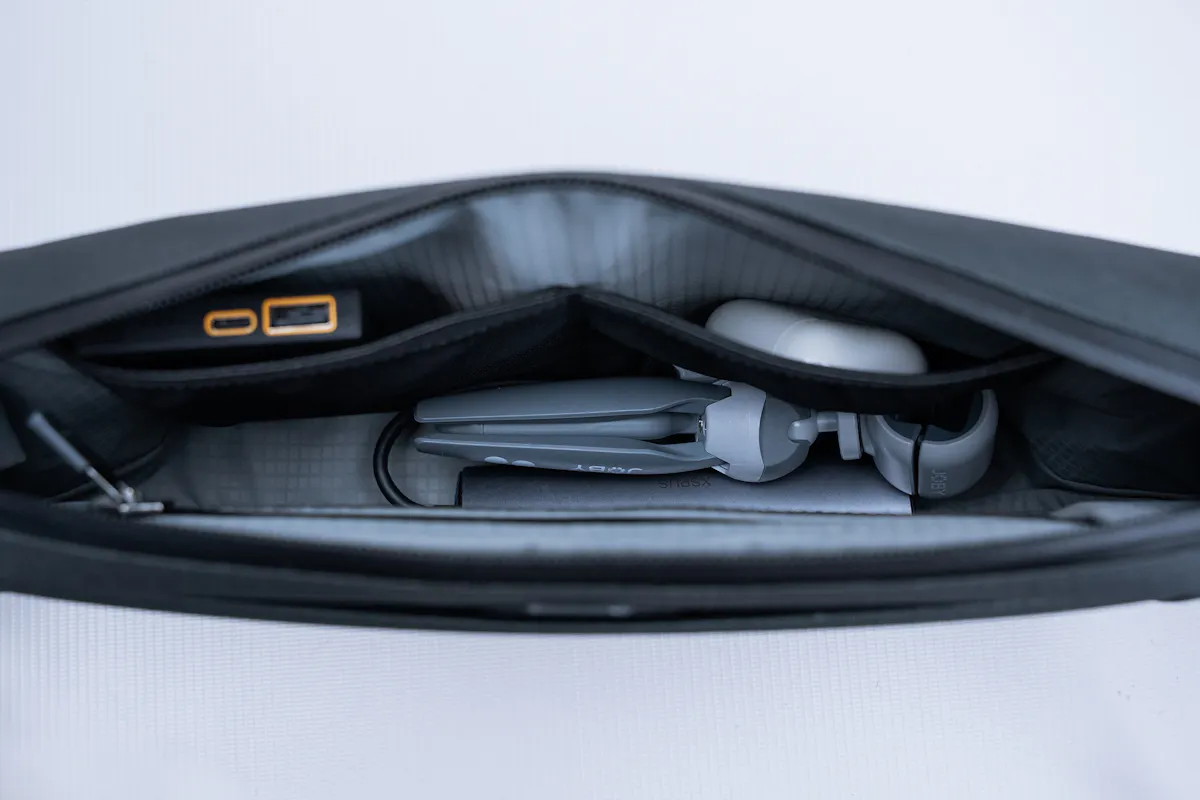 RE:FORM XB:01 Crossbody 3L Review | Pack Hacker