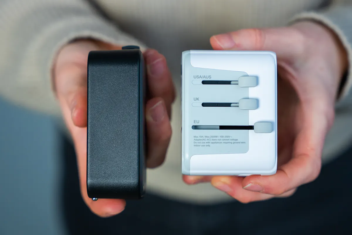 TESSAN Ultra Thin Universal Travel Adapter PD 20W Comparison 2