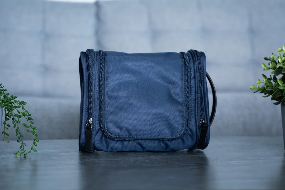 Quince Voyage Nylon Hanging Toiletry Case Horizontal