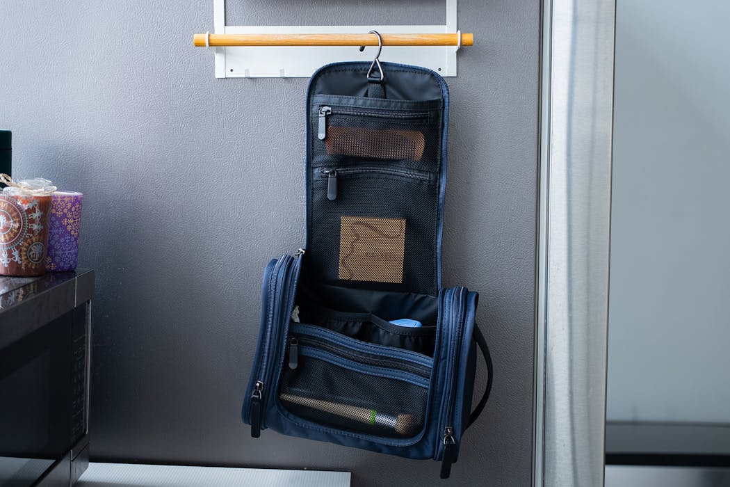 Quince Voyage Nylon Hanging Toiletry Case Review