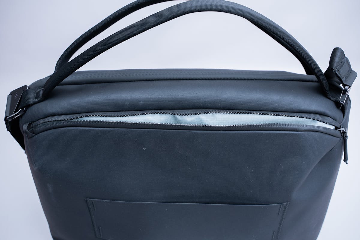 Peak Design Travel Weekender 25L Back Pocket