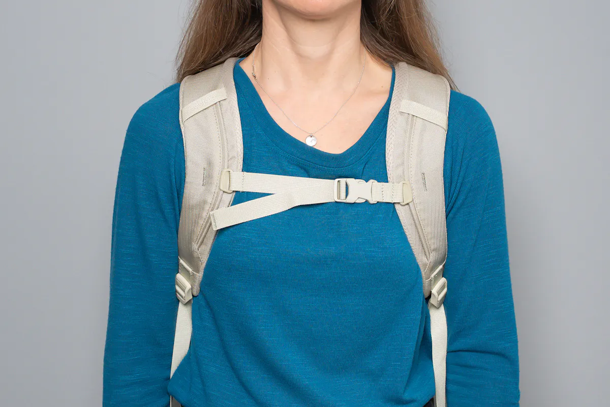 Cotopaxi Allpa 18L Daypack Strap