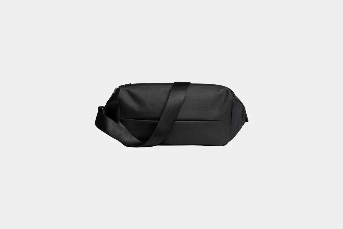 バッグ RE:FORM XB:01 CROSSBODY 3L RE:FORM XB:01 Crossbody 3L Review | Pack Hacker