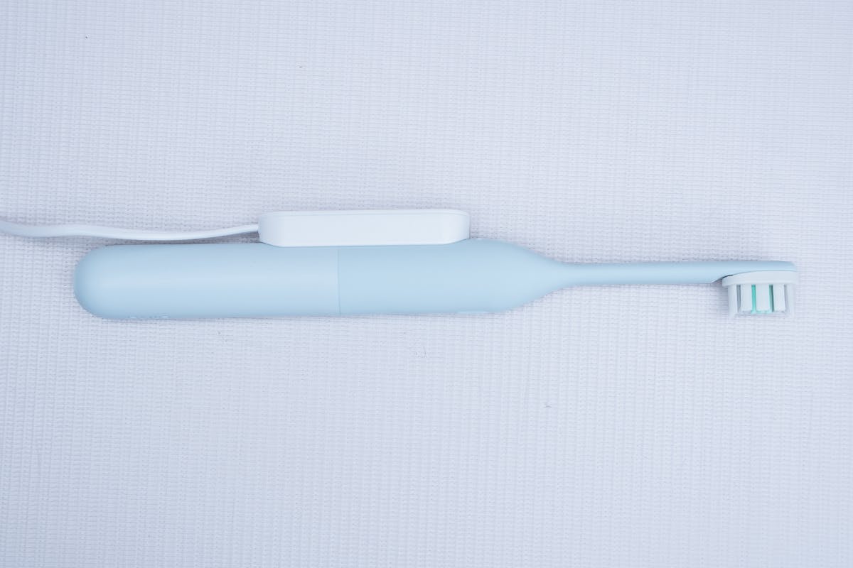 quip Ultra Lite Toothbrush Charging