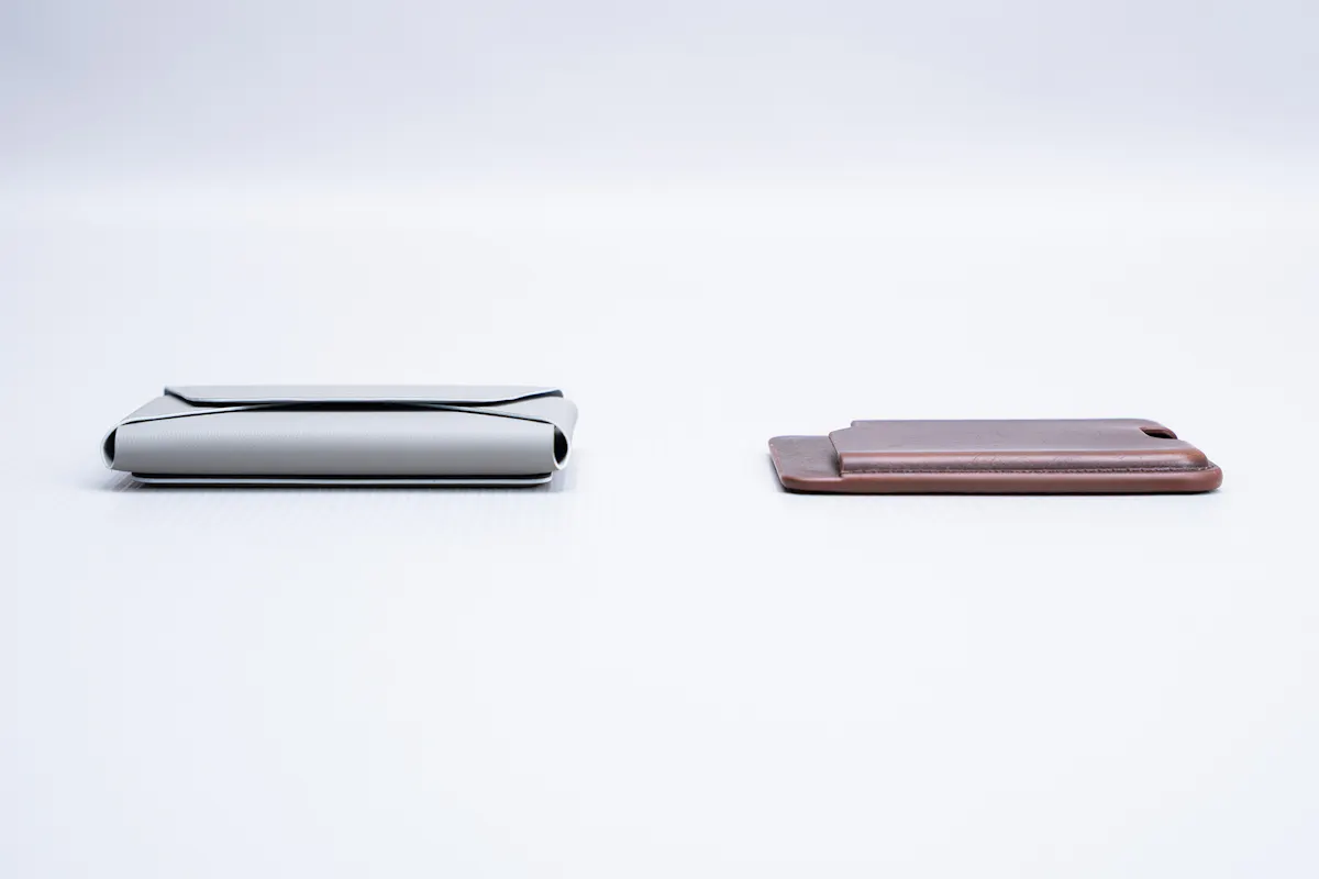 MOFT Snap Field Wallet Comparison