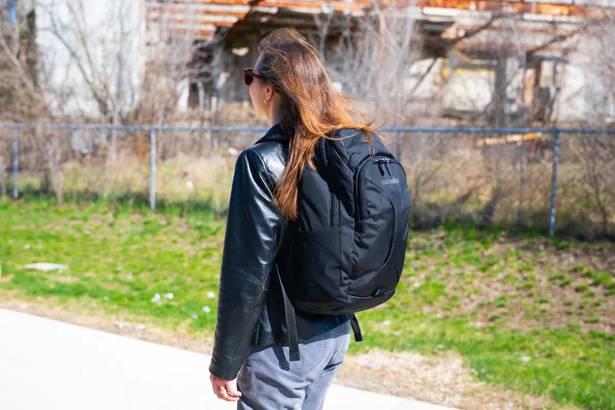 Pacsafe EXP 28L Anti-Theft Backpack Back 2