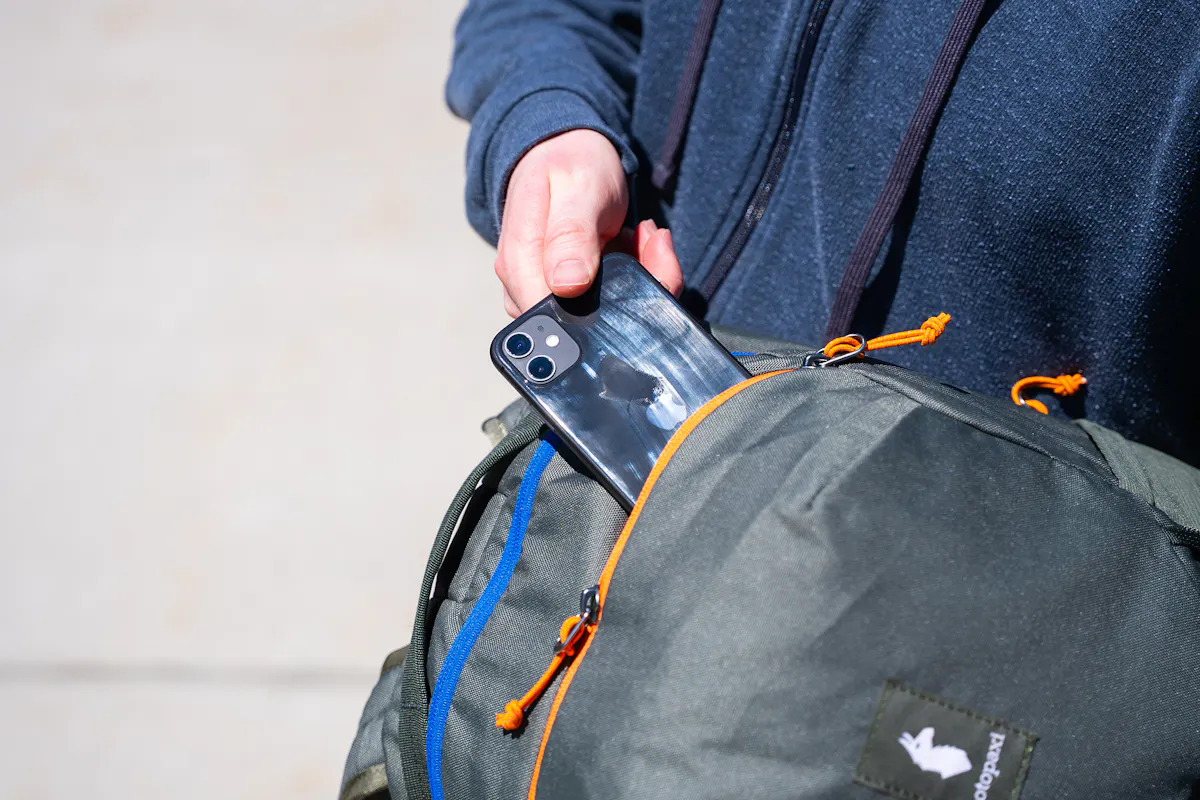 Cotopaxi Abierto 26L Daypack Phone