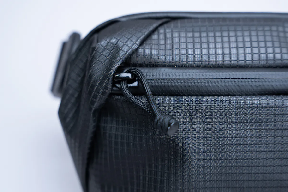 ALPAKA Momentum Sling 2L Zipper