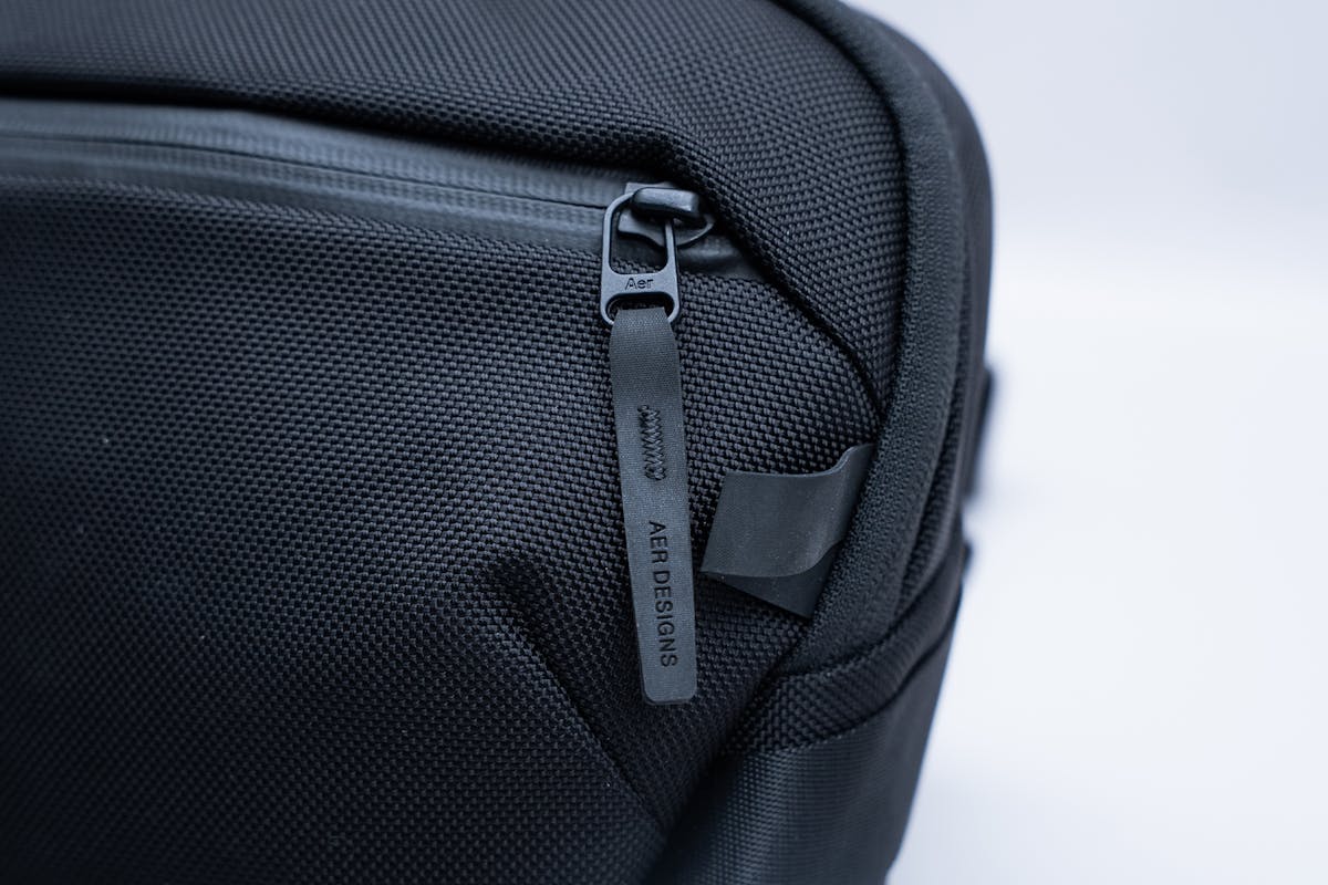 Aer Day Sling 4 Max Zipper