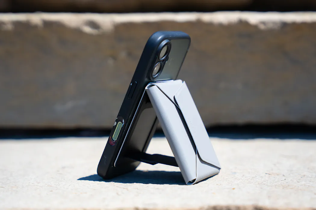 MOFT Snap Field Wallet Review