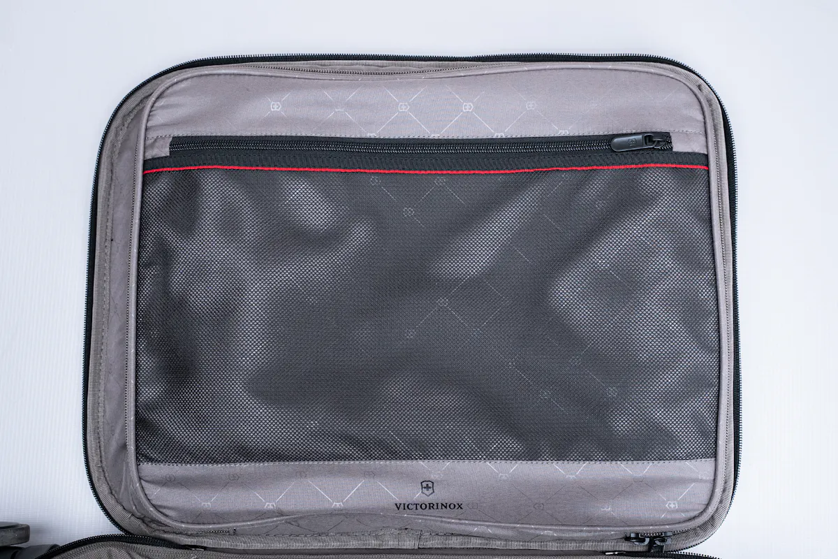 Victorinox Werks Traveler 7.0 Frequent Flyer Carry-On Mesh Pocket