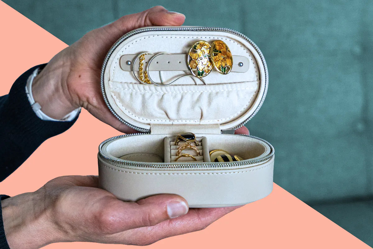 Best Mother’s Day Gifts for Moms Who Love Traveling | Pack Hacker