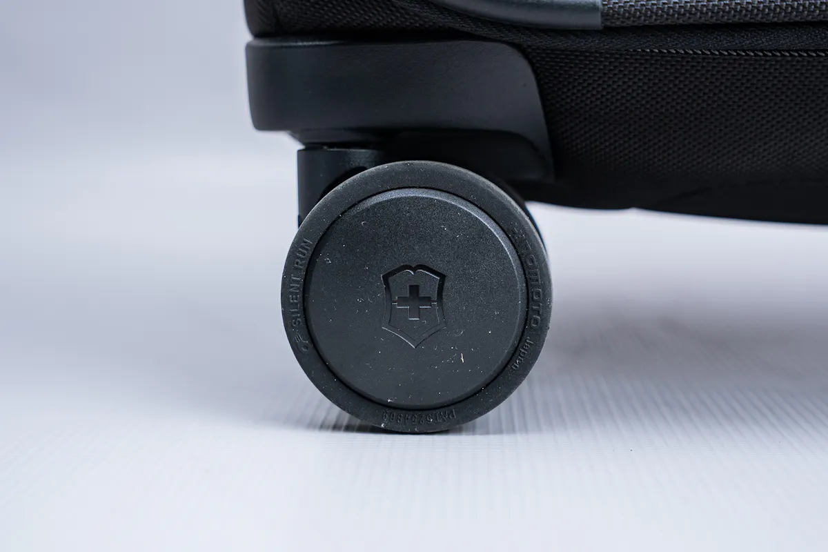 Victorinox Werks Traveler 7.0 Frequent Flyer Carry-On Wheel