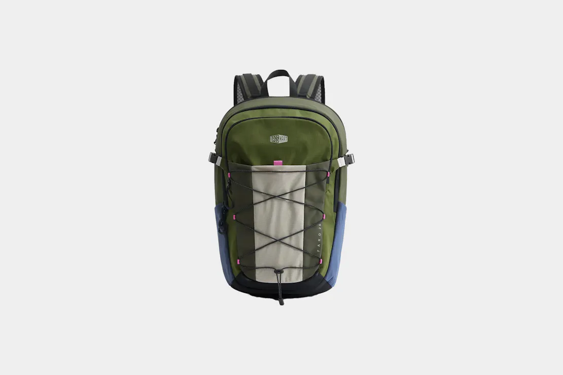 bagsmart portable travel hiking backpack Faro Light for Commute & Outdoor ADEQUATE STORAGE Bagsmart Blast Quick Access Carry