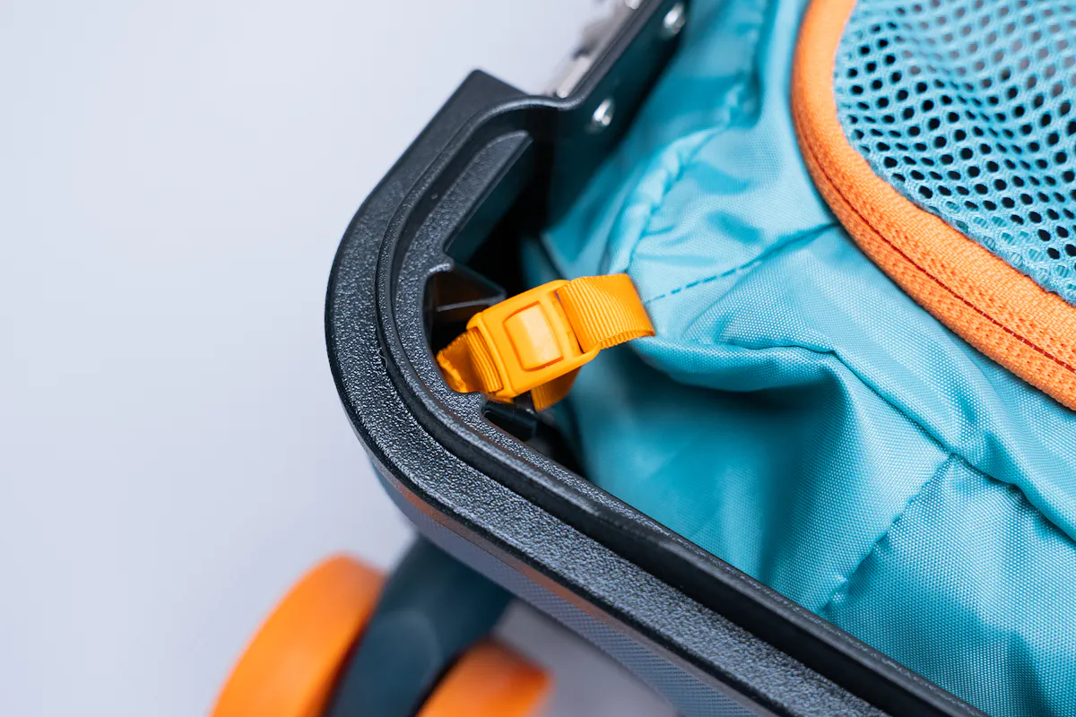 Cotopaxi Coraza Carry-On Loop