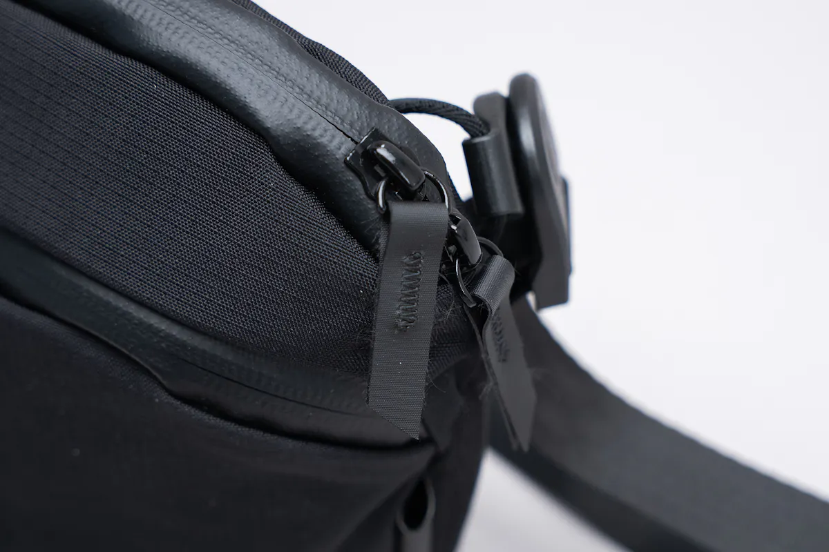 ALPAKA Flight Sling Pro (2.5L) Zipper