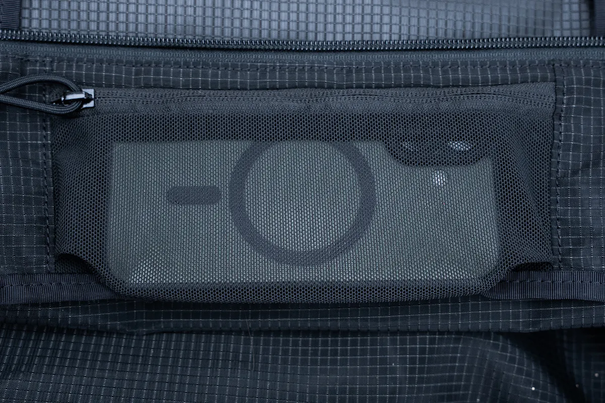 ALPAKA Momentum Duffel 35L Mesh Pocket