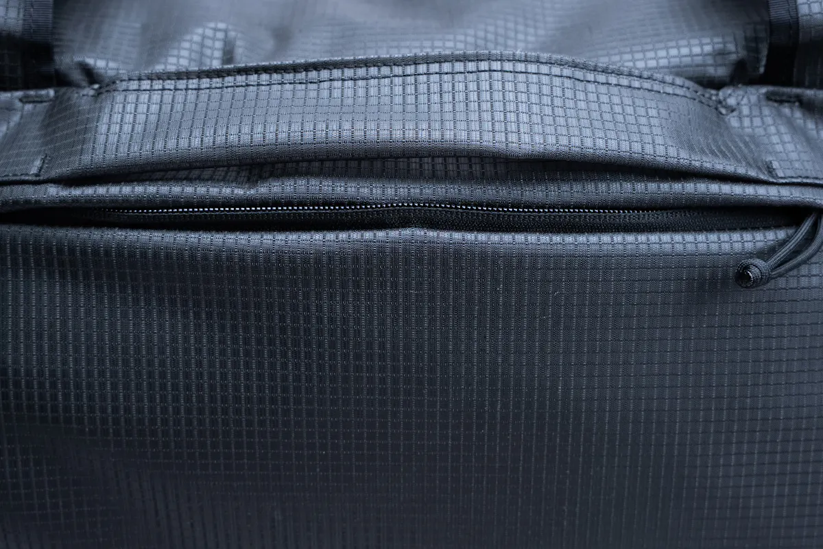 ALPAKA Momentum Duffel 35L Back Pocket