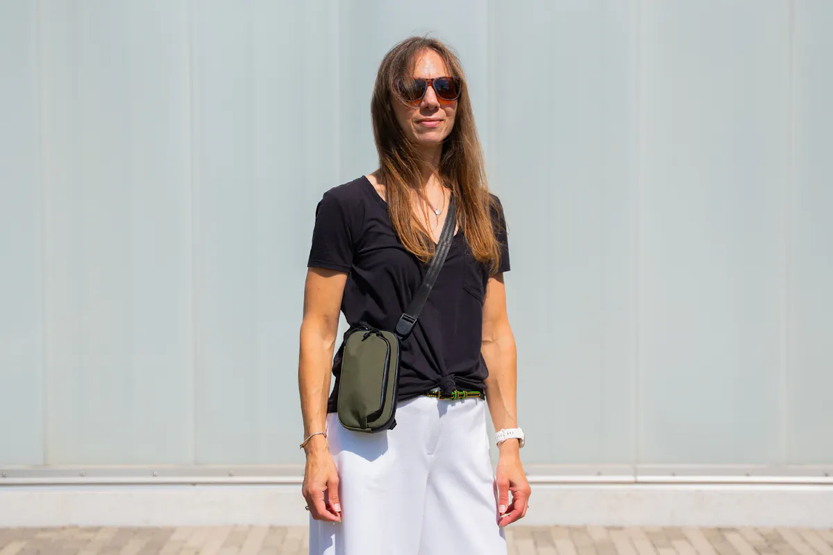 ALPAKA Bravo Passport Pouch Vertical