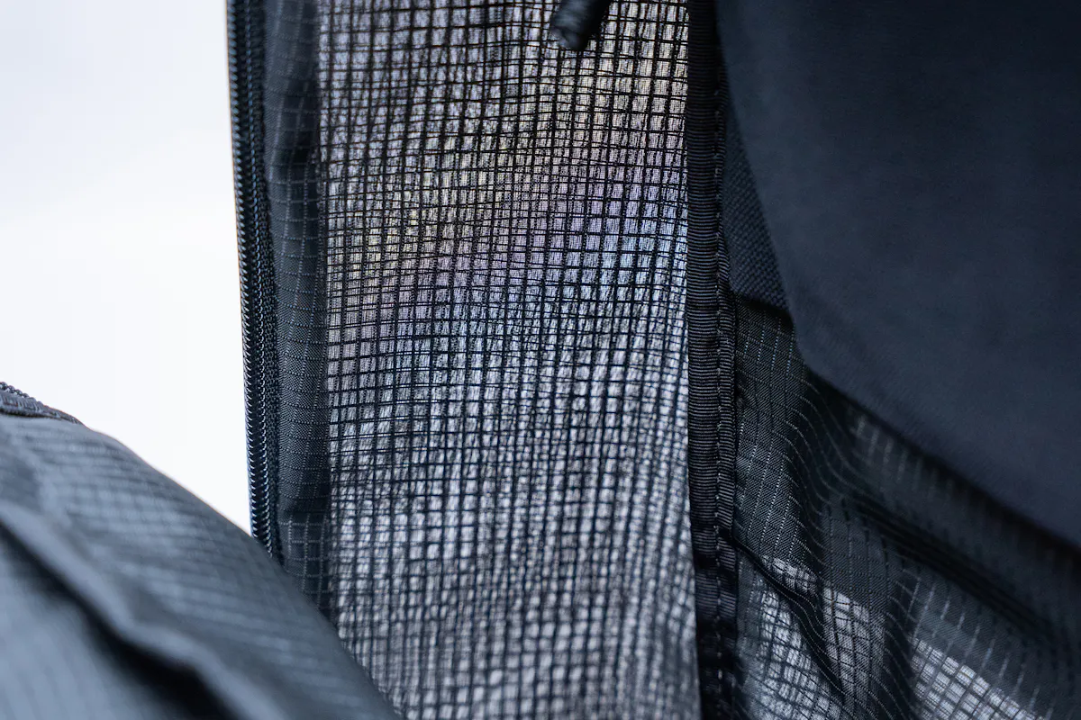 ALPAKA Momentum Backpack 22L Mesh