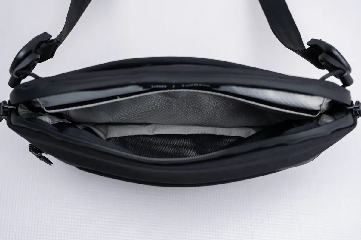 ALPAKA Flight Sling Pro (2.5L) Empty