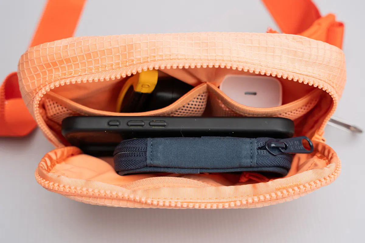 Owala Daily Crossbody 1L Stuffed