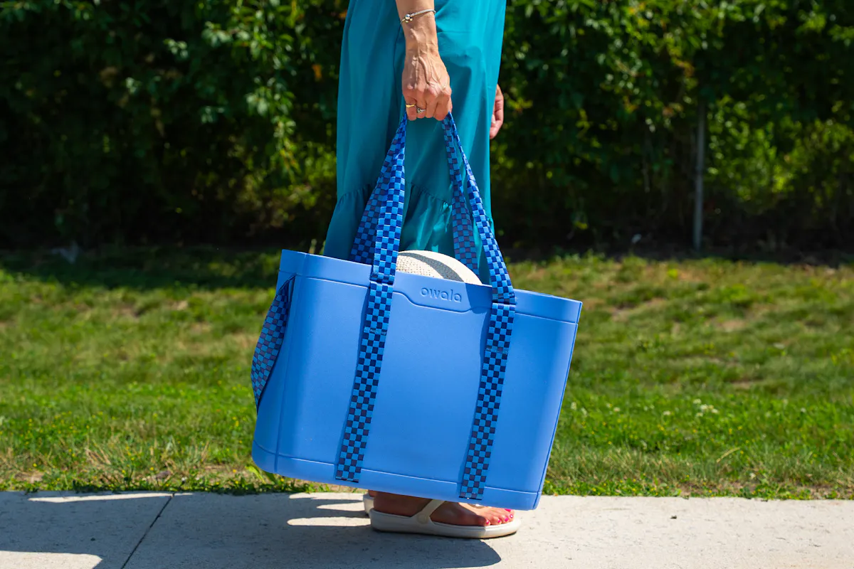 Owala Sun-Day Collapsible Tote Handle