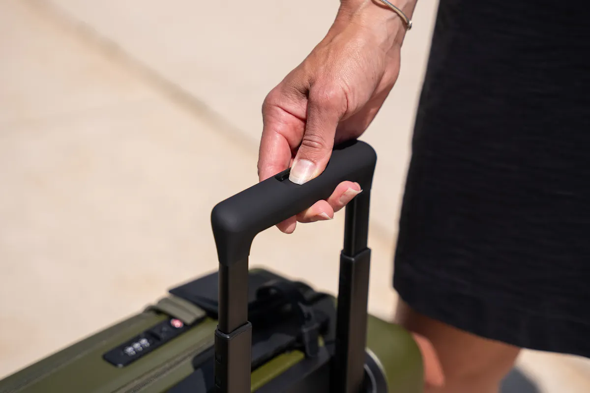 Away Topside Carry-On Handle