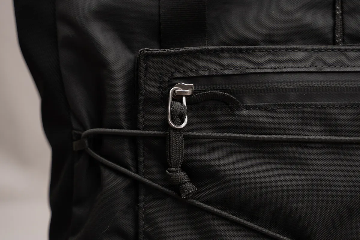 Matador 24L Tote Pack Zipper