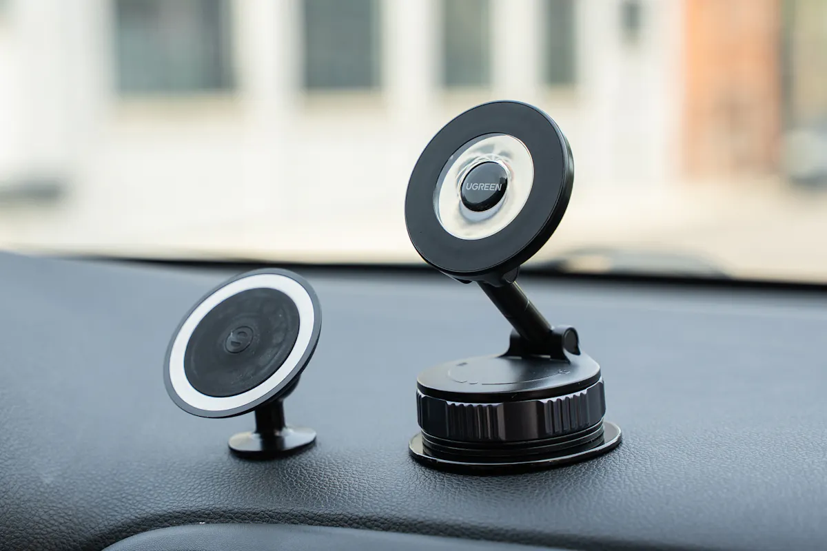 Ugreen MagSafe Car Mount Comparison