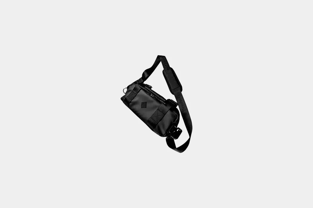 Three Peaks Crossbody Sling 4L