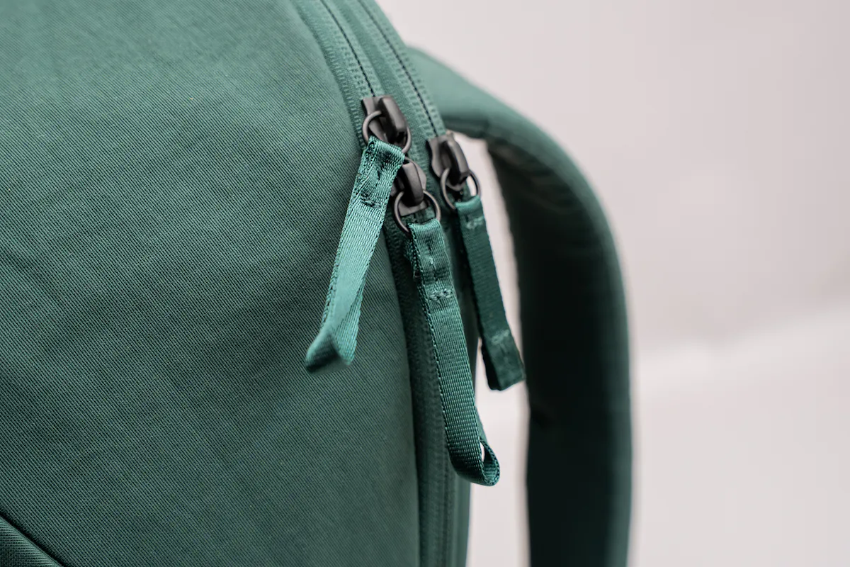 Peak Design City Backpack 22L Zippers
