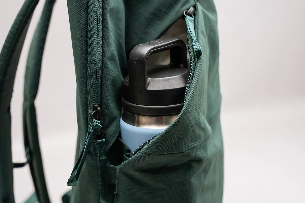 Peak Design City Backpack 22L Bottle Pocket