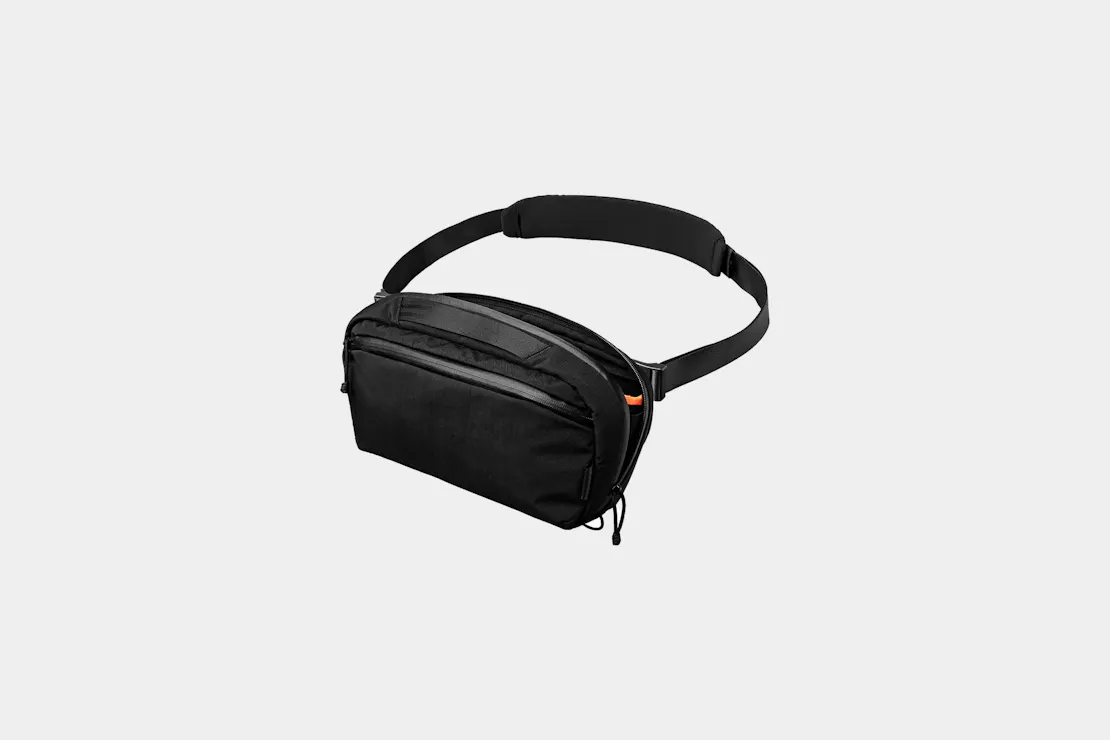 ALPAKA Eclipse Gaming Sling